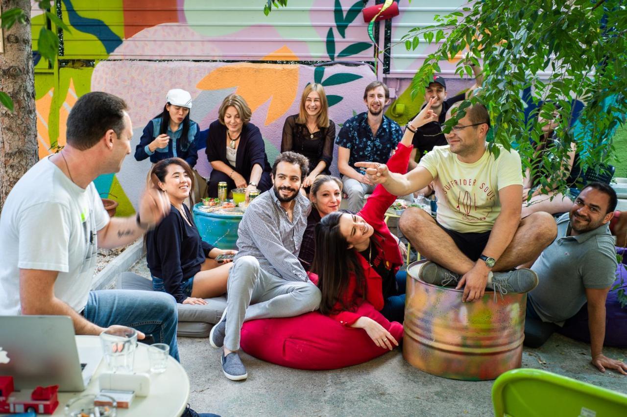 Good People Design Hostel Belgrad Exteriör bild
