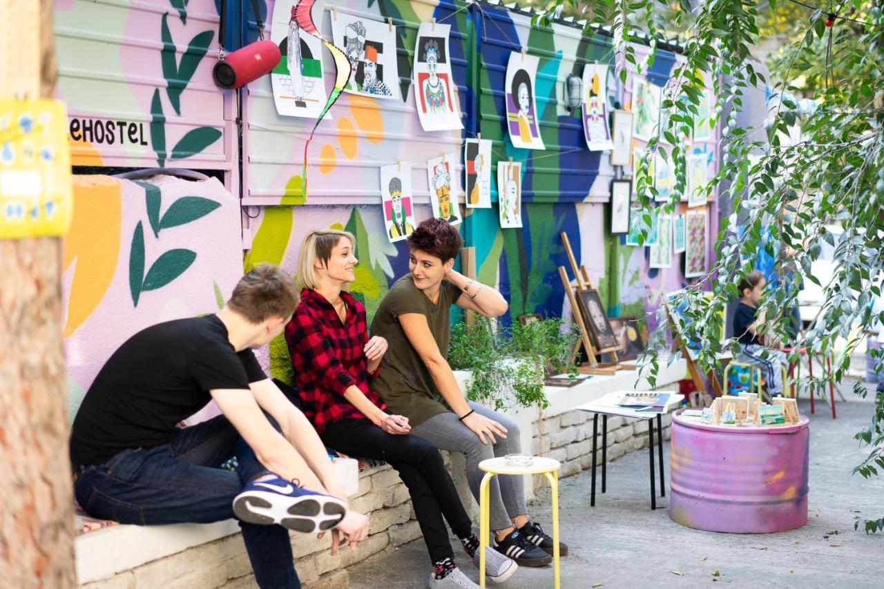 Good People Design Hostel Belgrad Exteriör bild