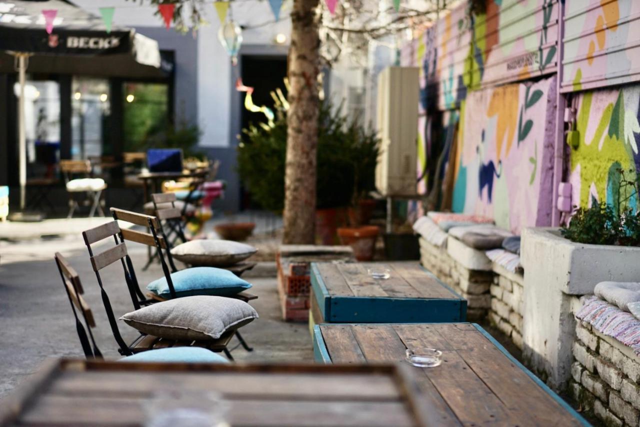 Good People Design Hostel Belgrad Exteriör bild