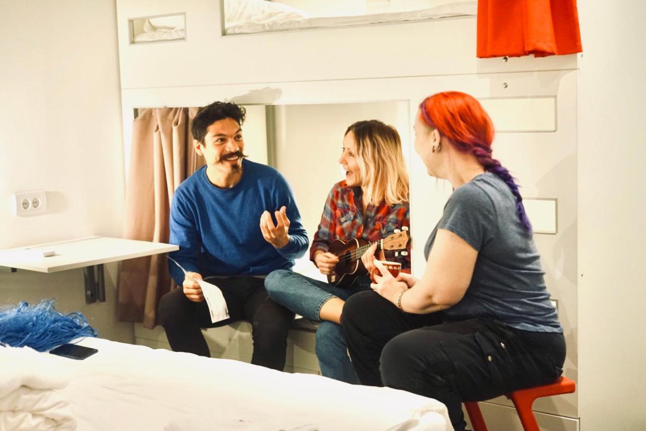Good People Design Hostel Belgrad Exteriör bild