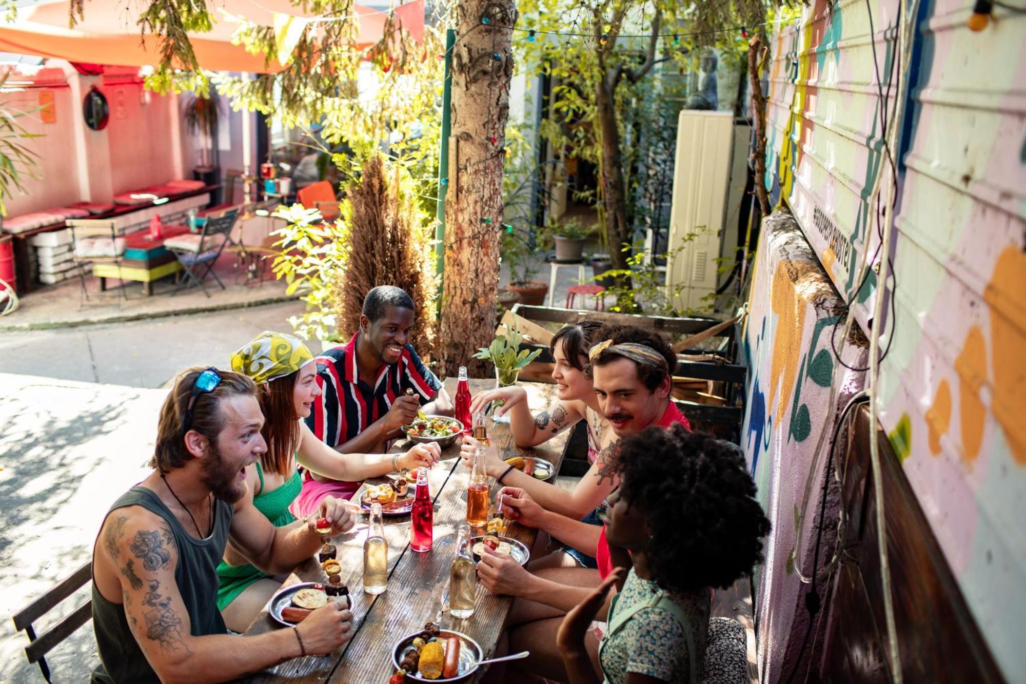 Good People Design Hostel Belgrad Exteriör bild